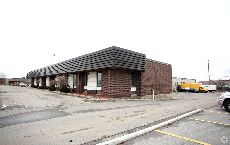 More Photos Of 2709-2735 Rena Rd, Mississauga Warehouse For Sale