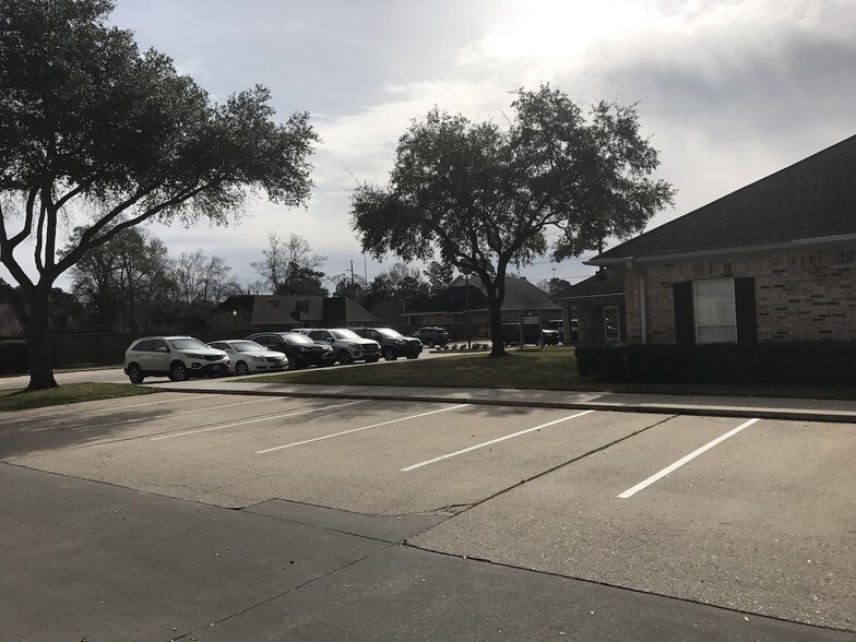 More Photos Of 3560 Delaware St, Beaumont Medical For Sale