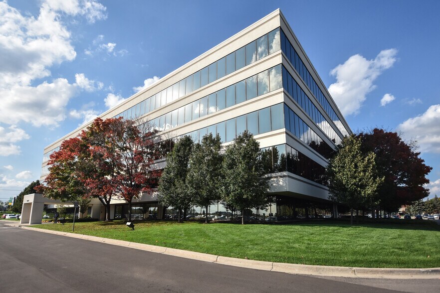Primary Photo Of 17197 N Laurel Park Dr, Livonia Office For Lease
