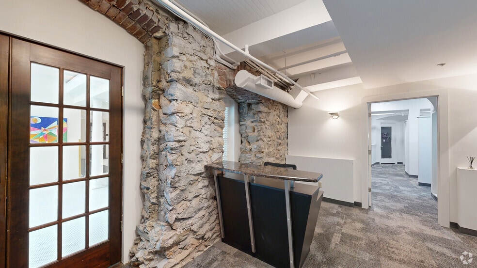 Primary Photo Of 1708 Peachtree St NW, Atlanta Medical For Sale