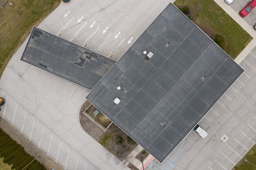 More Photos Of 808 Vale Park Rd, Valparaiso Bank For Sale