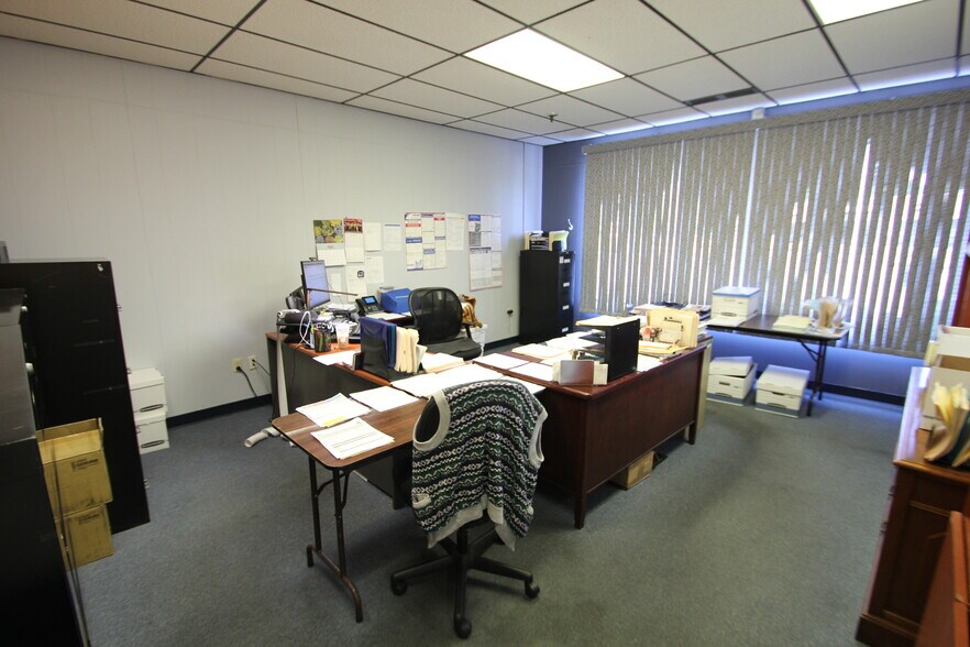 More Photos Of 3 Washington St, North Reading Warehouse For Sale