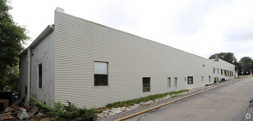 More Photos Of 13000 W Bluemound Rd, Elm Grove Medical For Lease