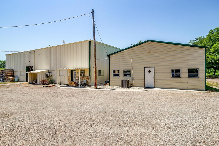 More Photos Of 6212 FM 933, Blum Warehouse For Sale