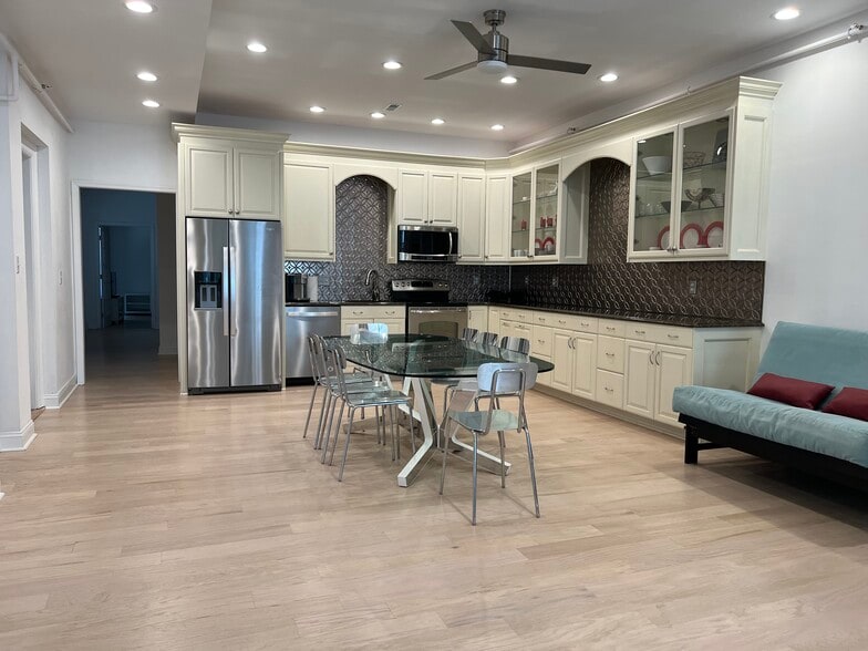 More Photos Of 22 Campbell Ave SE, Roanoke Storefront Retail Residential For Sale