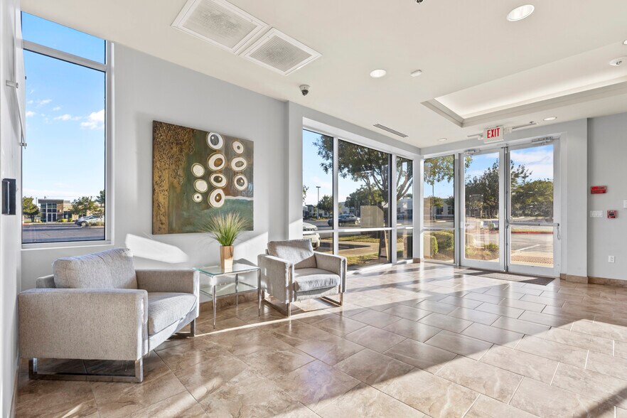 More Photos Of 2300 Greenhill Dr, Round Rock Office For Sale