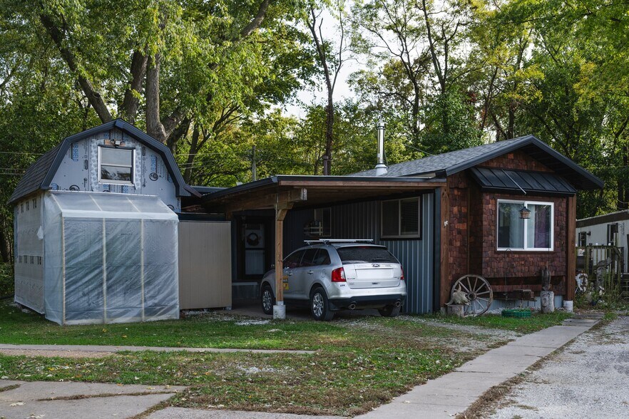 More Photos Of 225 S Barnett, Nauvoo Multifamily For Sale