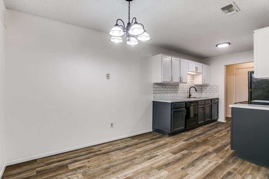 More Photos Of 3600 Hulen Park Cir, Fort Worth Multifamily For Sale