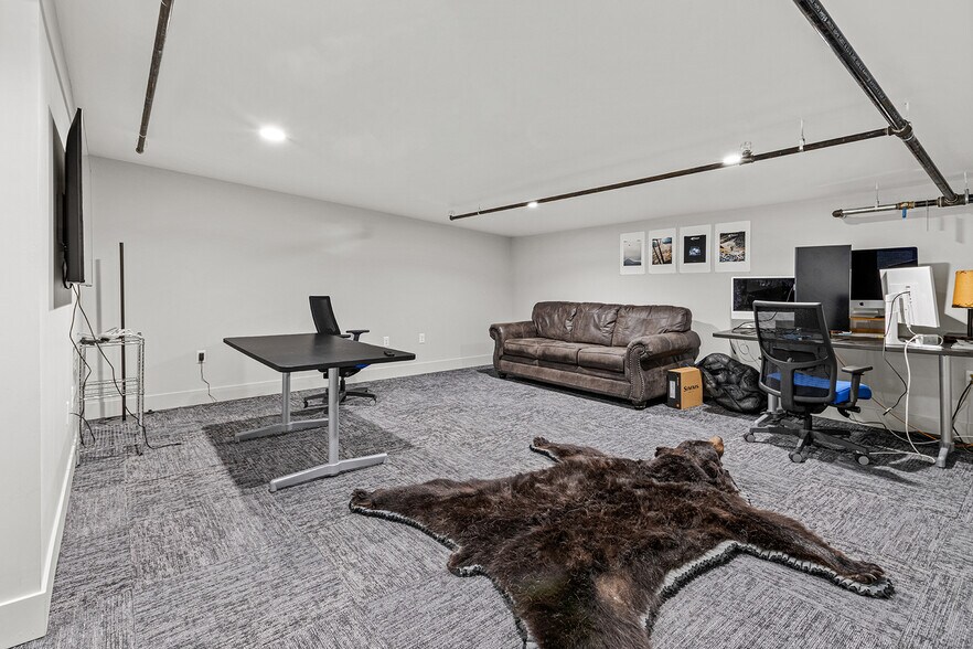 More Photos Of 167 All West Trl, Bozeman Warehouse For Lease