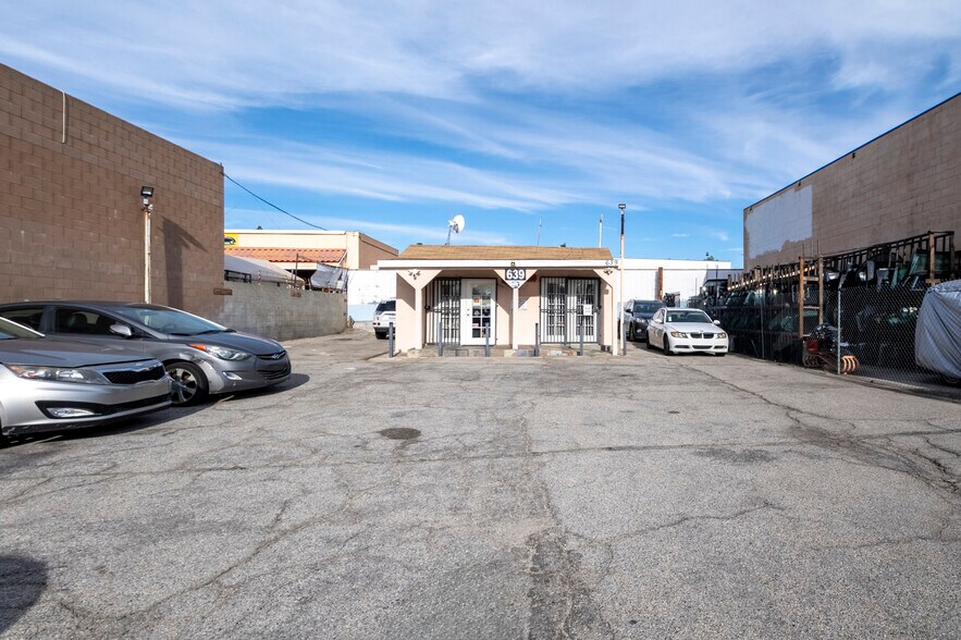 More Photos Of 639 San Fernando Rd, San Fernando Auto Repair For Sale