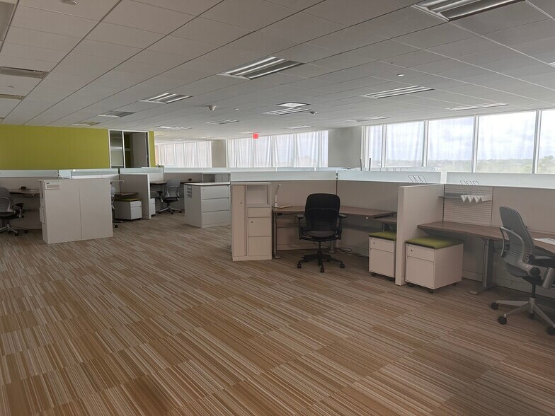More Photos Of 332 State Highway 332, Lake Jackson Office For Lease