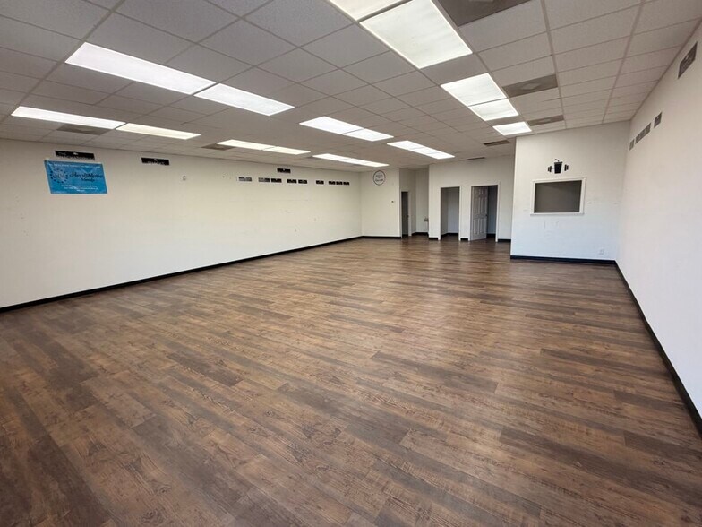 More Photos Of 475-477 Haywood Rd, Greenville Unknown For Lease