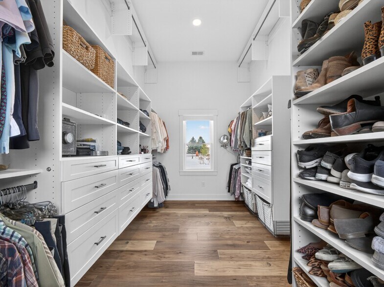 More Photos Of 15306 Covington Rd, Fort Wayne Flex For Sale