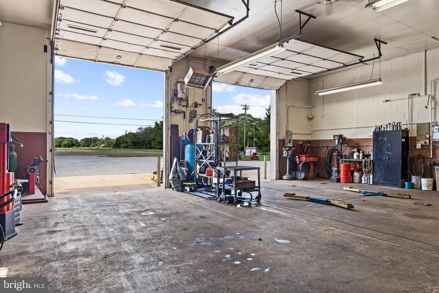 More Photos Of 5373 Chestnut Ave, Vineland Auto Repair For Sale