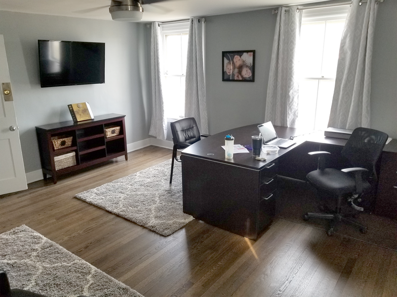 More Photos Of 209 S Broadway St, Medina Office For Sale