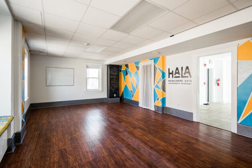 More Photos Of 3442 McDougall St, Detroit Office For Sale
