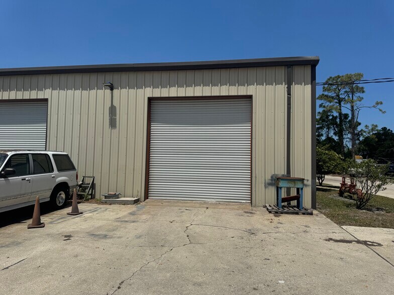 More Photos Of 205 Edgar St, Atlantic Beach Warehouse For Lease