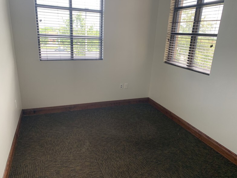 More Photos Of 4300 S Highway 27, Clermont Storefront Retail Office For Lease
