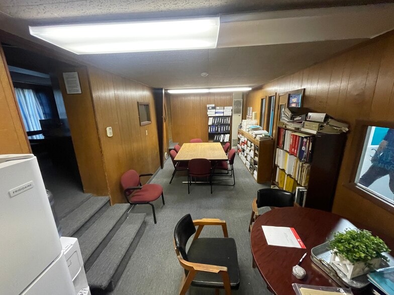 More Photos Of 1600 S Clinton Ave, Dunn Warehouse For Sale