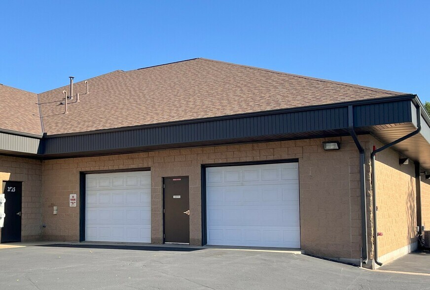 More Photos Of 3521 88th Ave NE, Blaine Office For Sale