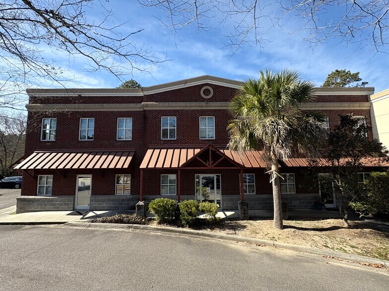 More Photos Of 2612 Larch Ln, Mount Pleasant Flex For Lease