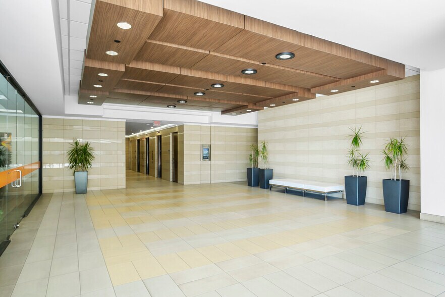 More Photos Of 6900 E Camelback Rd, Scottsdale Office For Lease