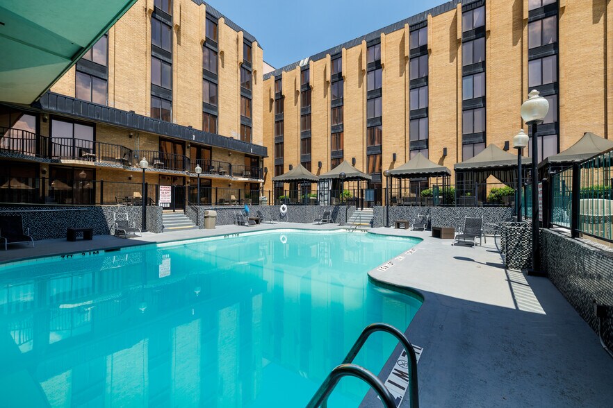 More Photos Of 2645 Lyndon B Johnson Fwy, Dallas Hotel For Sale