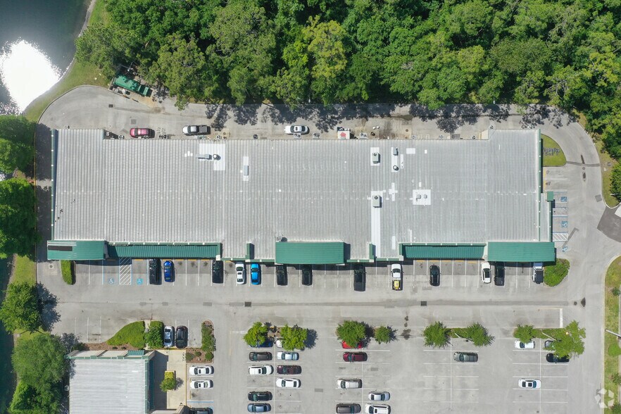 More Photos Of 4930-4962 Ridgemoor Blvd, Palm Harbor Freestanding For Lease