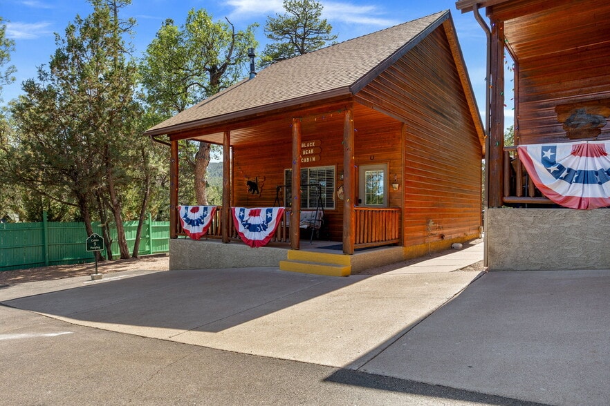 More Photos Of 1022 S Hunter Creek Dr, Payson Hotel For Sale