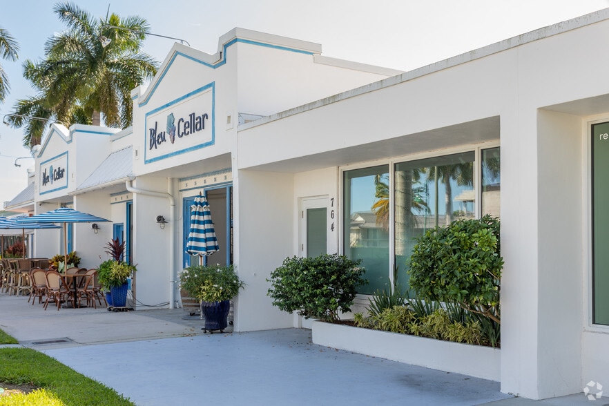 More Photos Of 764 12th Ave S, Naples General Retail For Lease