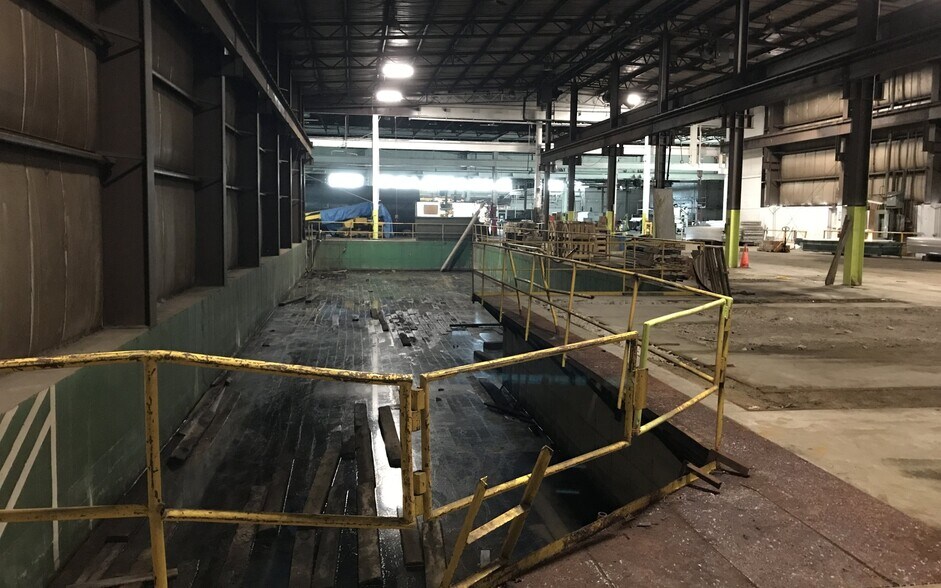 More Photos Of 315 W Mill St, Beaver Dam Manufacturing For Lease