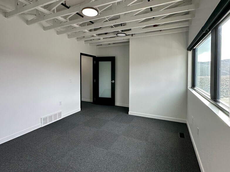 More Photos Of 4376 Forestdale Dr, Park City Research And Development For Sale