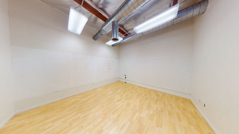 More Photos Of 6151-6159 Santa Monica Blvd, Los Angeles Showroom For Lease