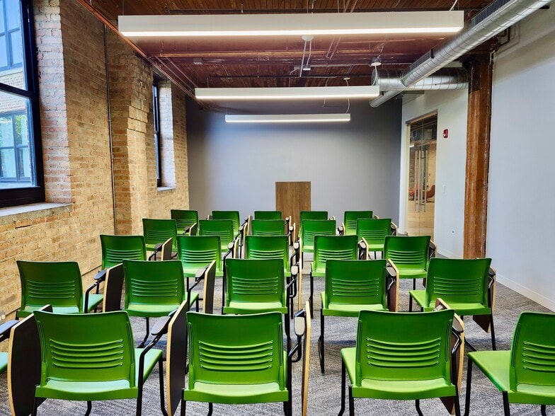 More Photos Of 2150 S Canalport Ave, Chicago Loft Creative Space For Lease