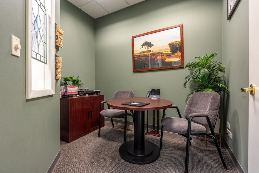 More Photos Of 3302 Grove Ave, Berwyn Medical For Lease