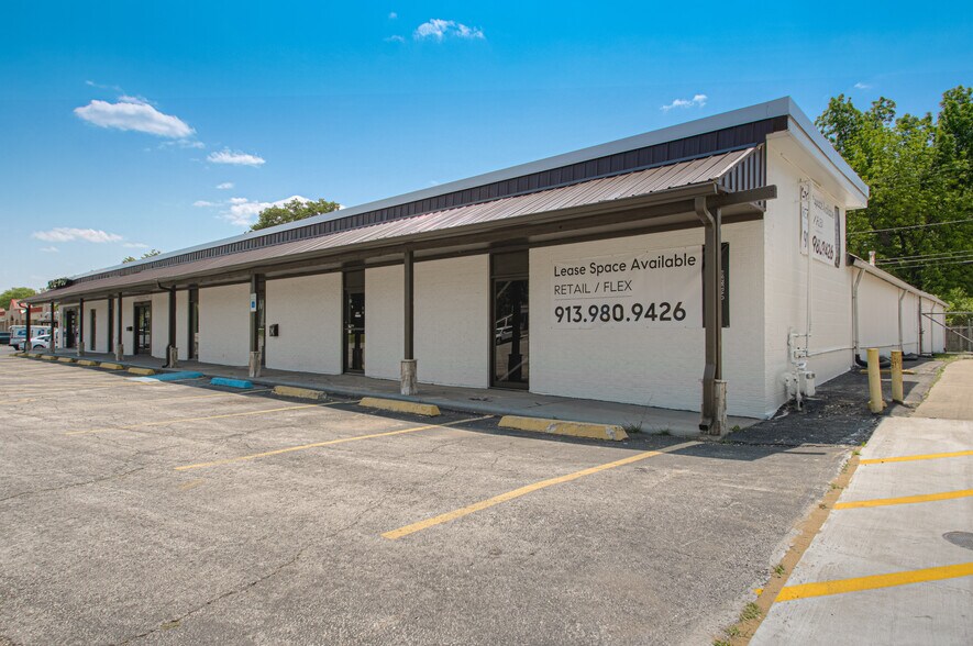 More Photos Of 12119 Johnson Dr, Shawnee Storefront For Sale