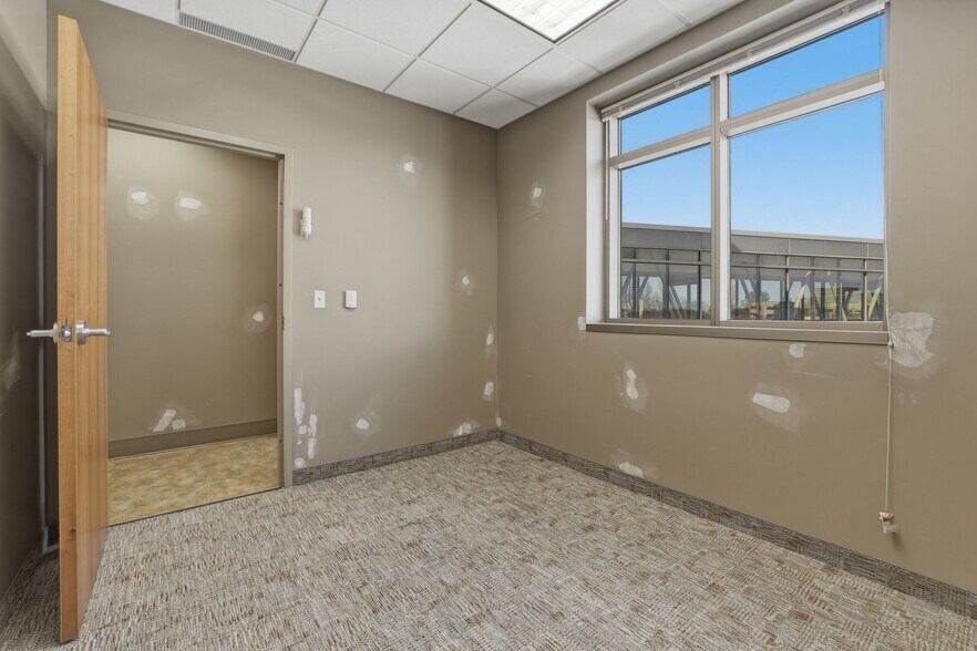 More Photos Of 14101 Fairview Dr, Burnsville Medical For Lease