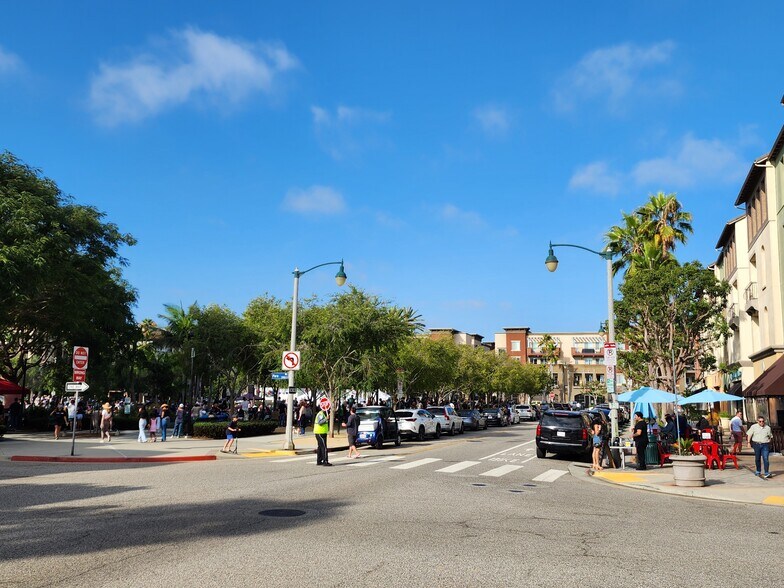 More Photos Of 13020 Pacific Promenade, Playa Vista Apartments For Lease