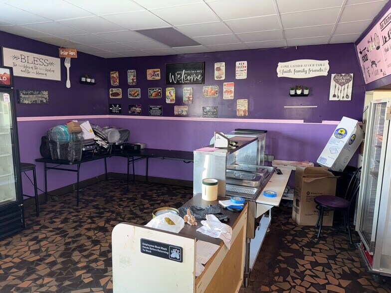 More Photos Of 16 Ila Rd, Commerce Restaurant For Lease