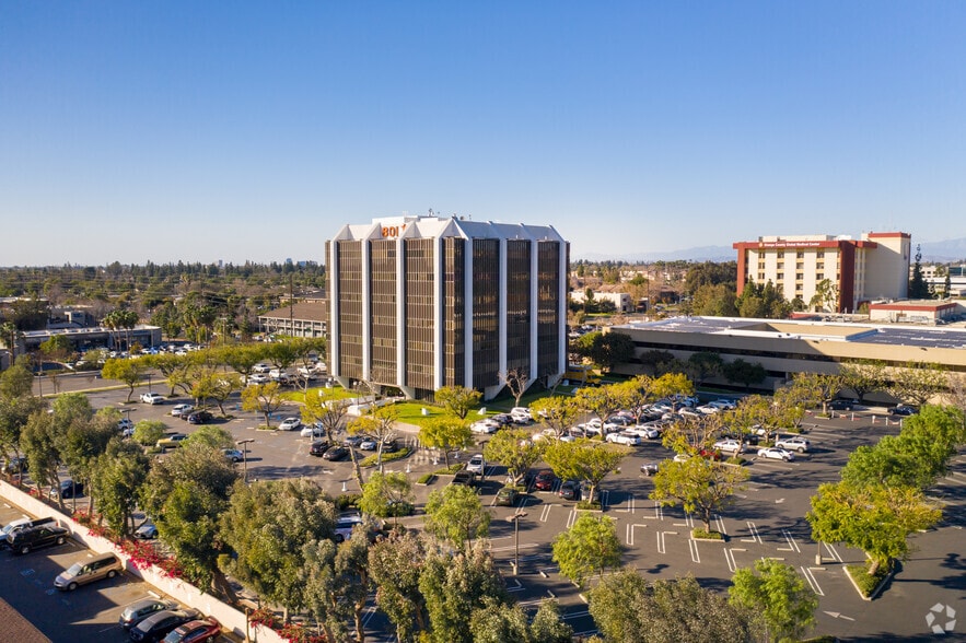 More Photos Of 801 N Tustin Ave, Santa Ana Medical For Lease