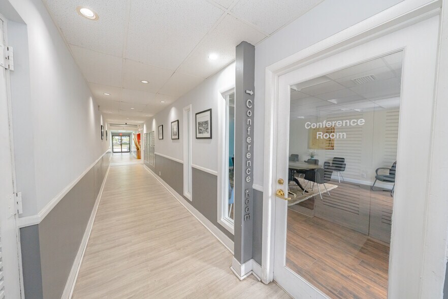 More Photos Of 2880 W Oakland Park Blvd, Fort Lauderdale Office Residential For Sale
