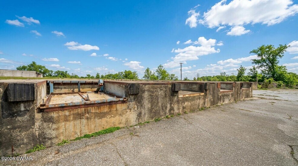 More Photos Of 302 N Trenton St, Rutherford Warehouse For Sale