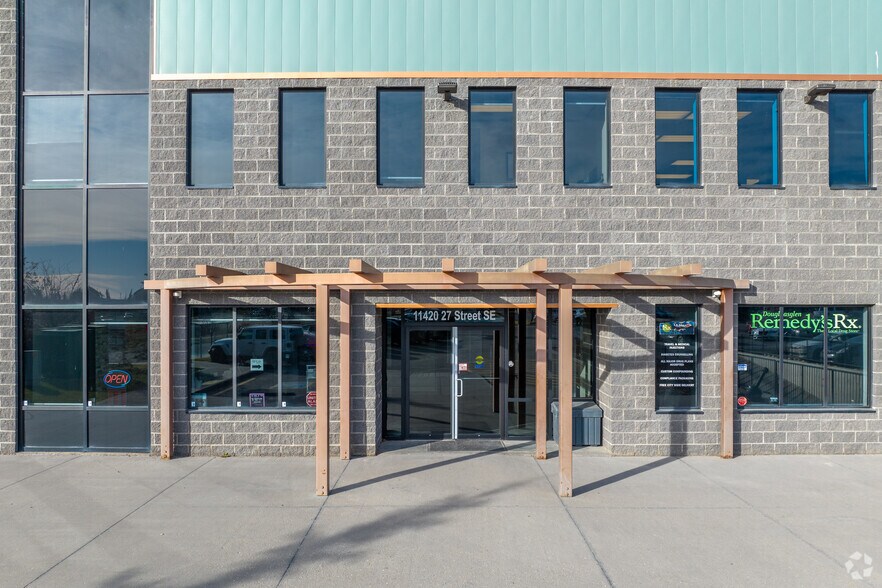 More Photos Of 11420 27th St SE, Calgary Medical For Lease