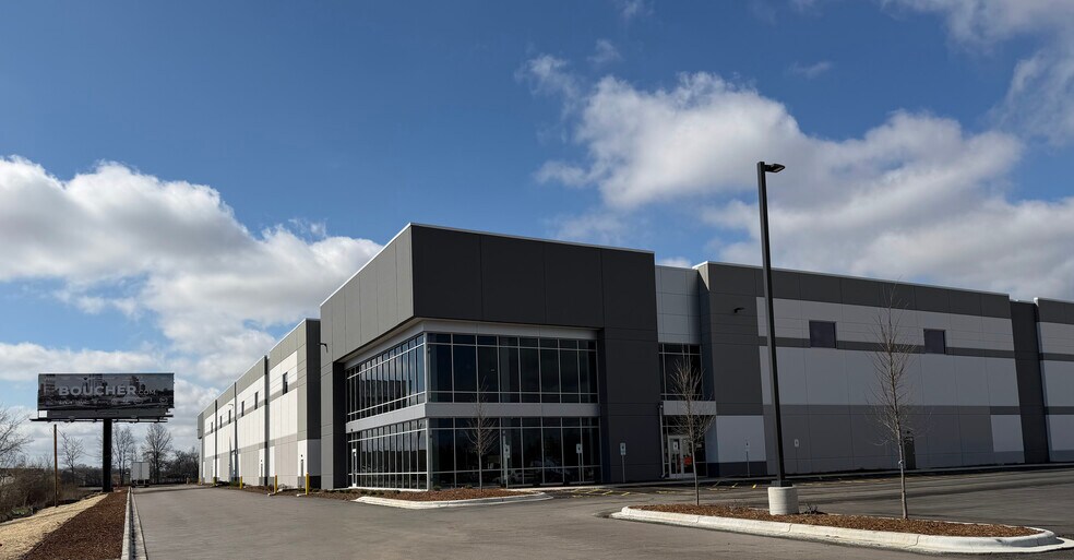 More Photos Of 10000 S Ridgeview Dr, Oak Creek Manufacturing For Lease