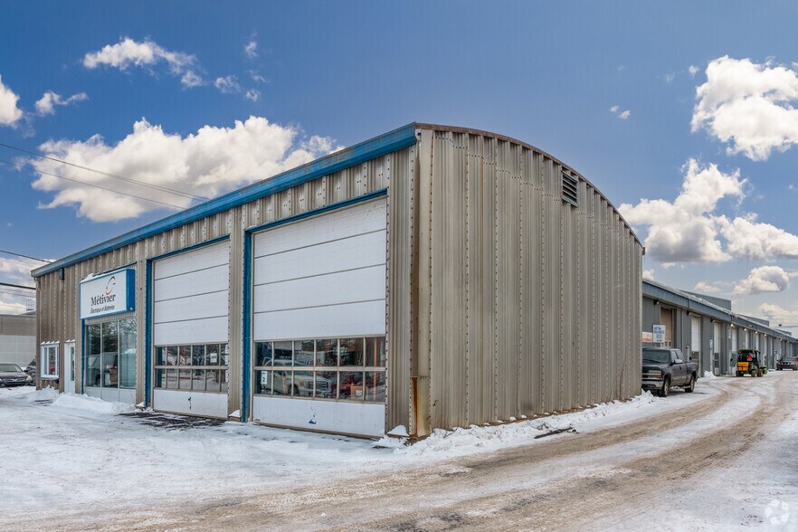 Primary Photo Of 4840-4864 Boul Guillaume Couture, Lévis Warehouse For Lease