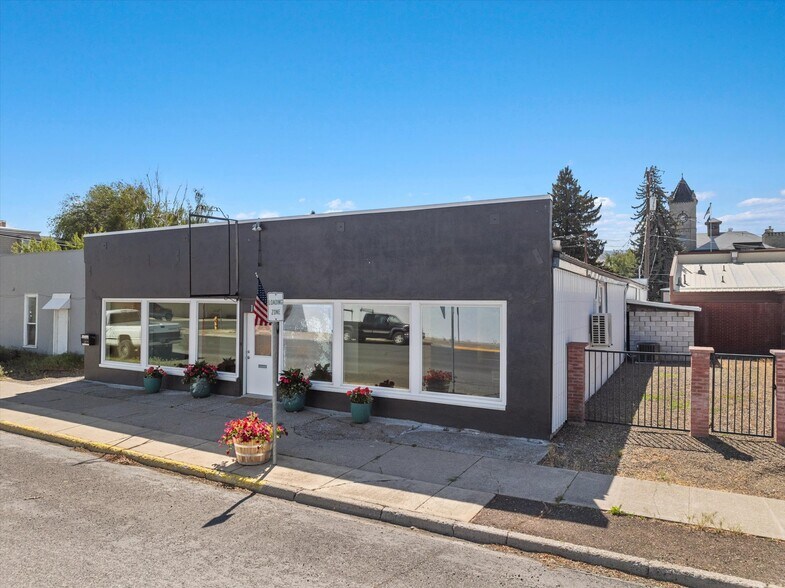 More Photos Of 1905 2nd St, Baker City Storefront Retail Residential For Sale