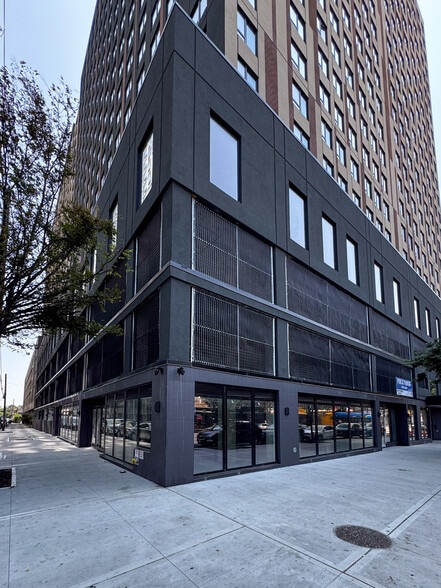 More Photos Of 94-15 Sutphin Blvd, Jamaica Apartments For Lease