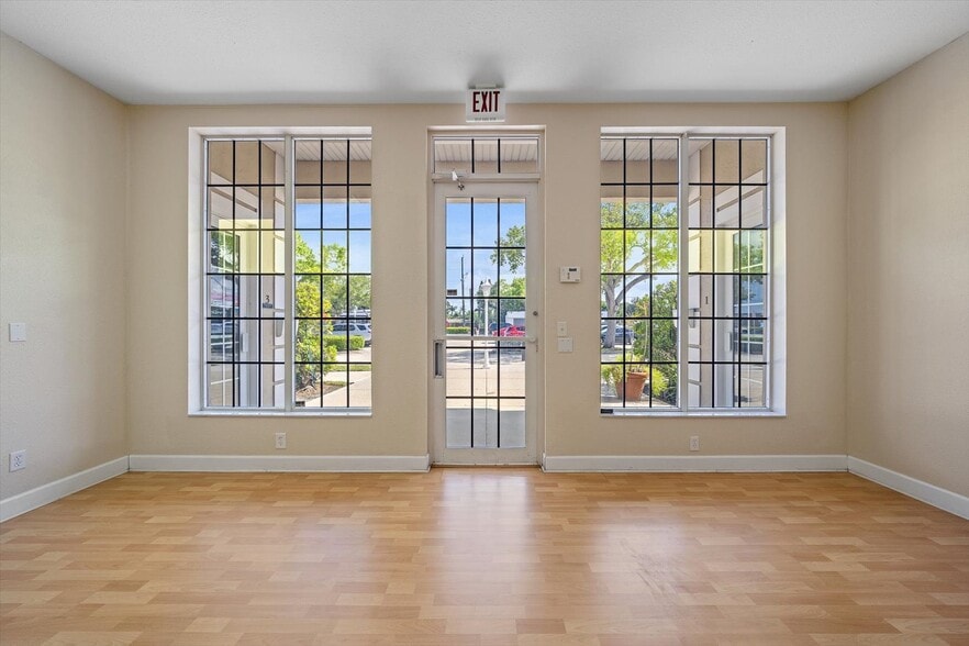 More Photos Of 3900 Clark Rd, Sarasota Medical For Sale