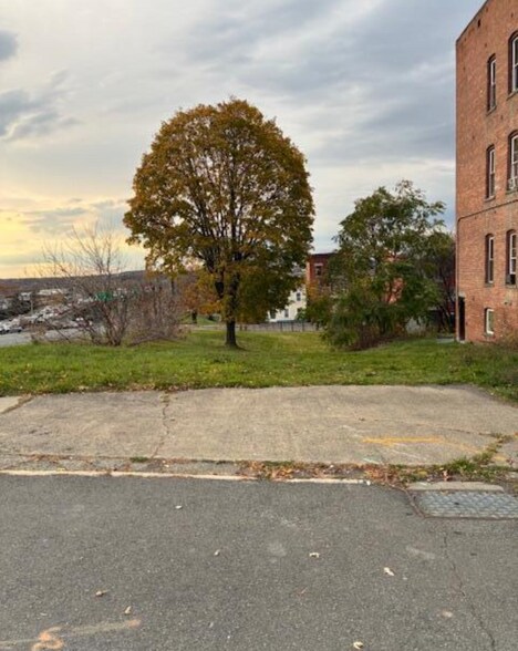 More Photos Of 0 Hoosick St, Troy Land For Sale