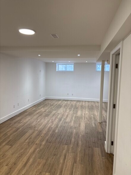 More Photos Of 193 Roe Ave, Toronto Office Residential For Lease